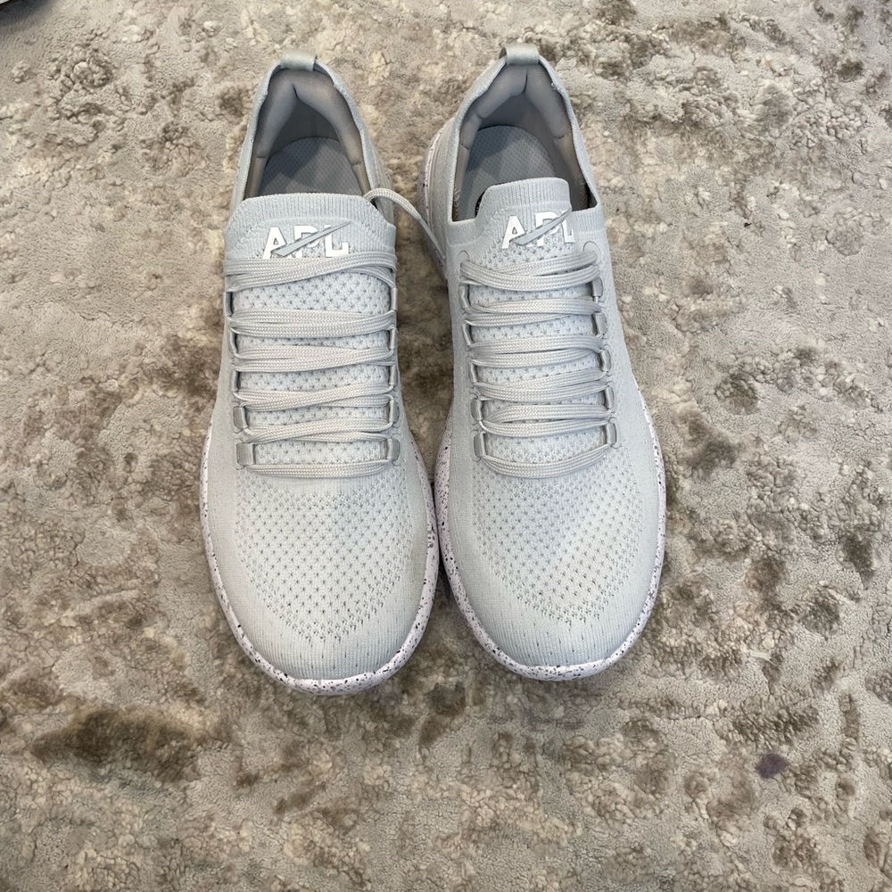 APL size women’s 8 techloom breeze athletic shoe